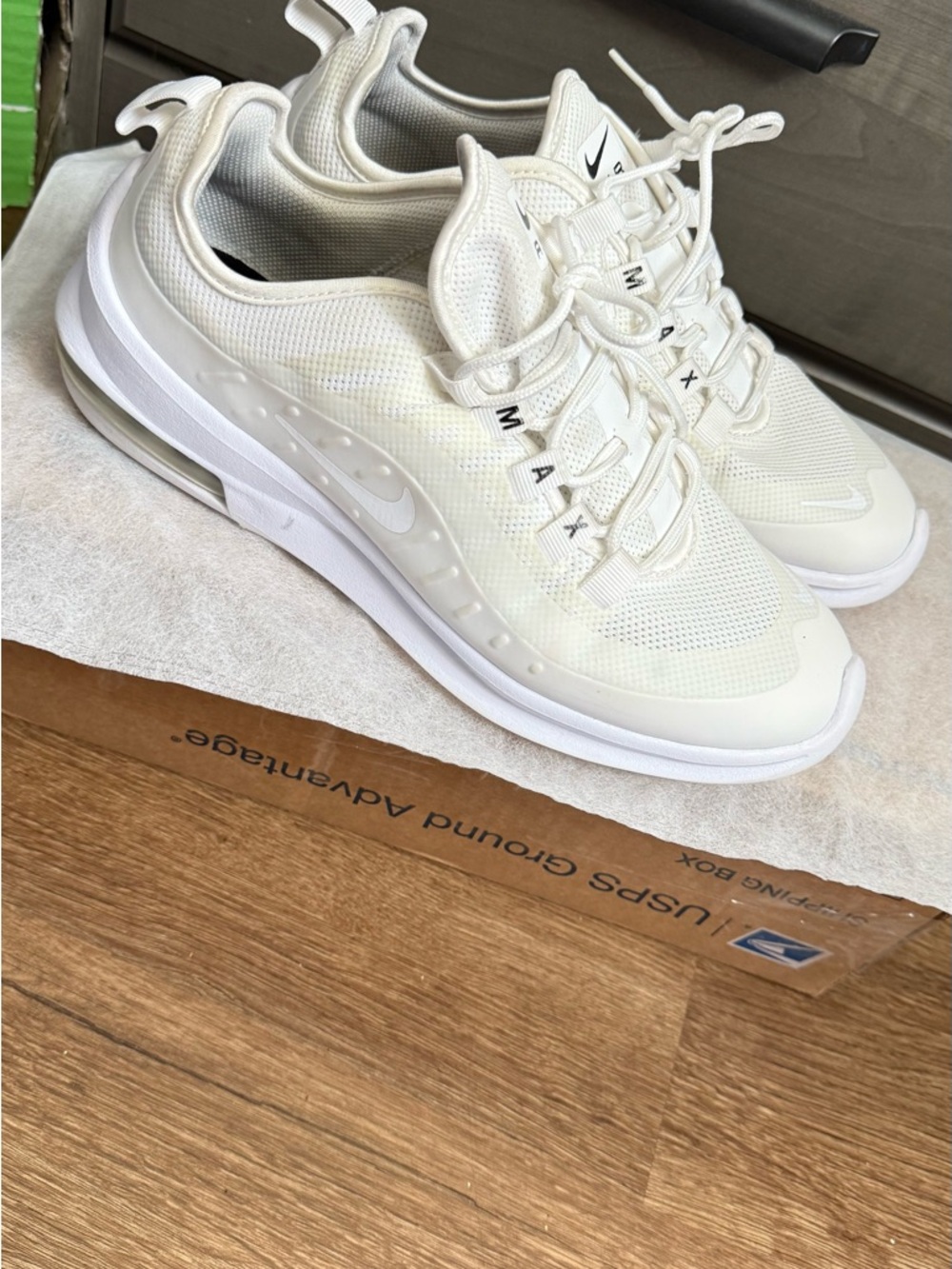 Women's Size 9 Nike Air Max Axis White  Running Cross Training Exerc